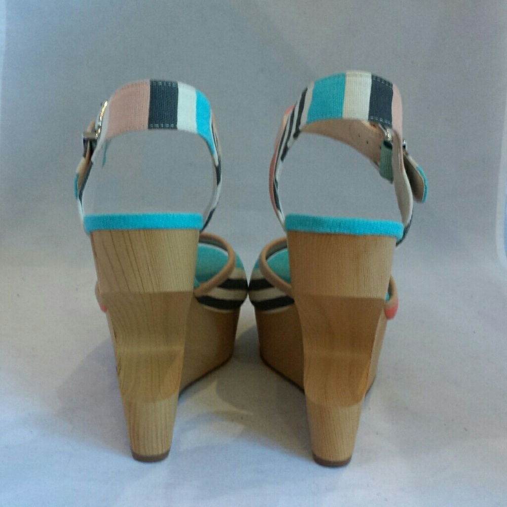 BCBGeneration  Vendi Flamingo Platform Sandal - Picture 3 of 8